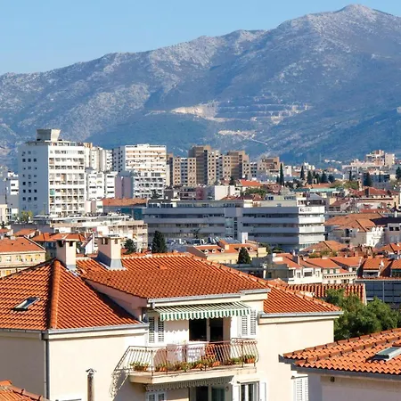 Apartamento Two-bedroom In *