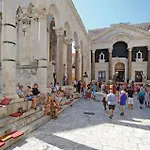 Two-bedroom In Daire Split