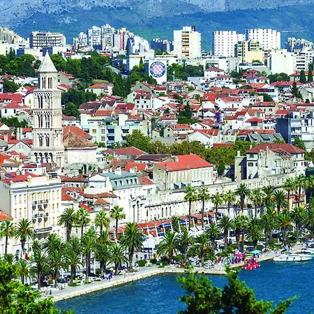 Two-bedroom In Apartmán Split